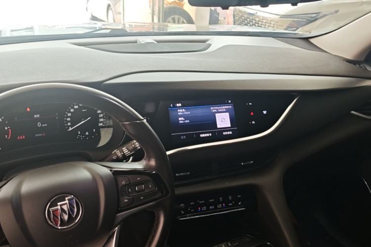 Used Buick Enclave 2020 28T Two-Wheel Drive Luxury Version Center Console