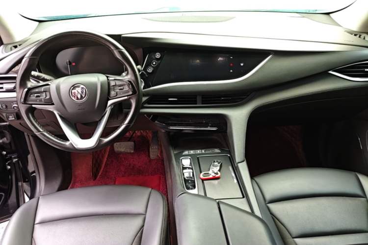 Used Buick Enclave 2020 28T Two-Wheel Drive Luxury Version Center Console