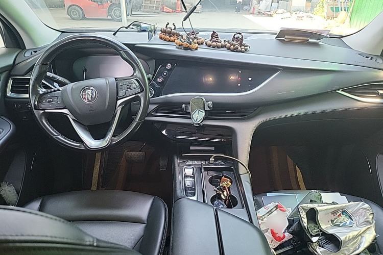 Used Buick Enclave 2020 28T Two-Wheel Drive Zhanqi Version Center Console