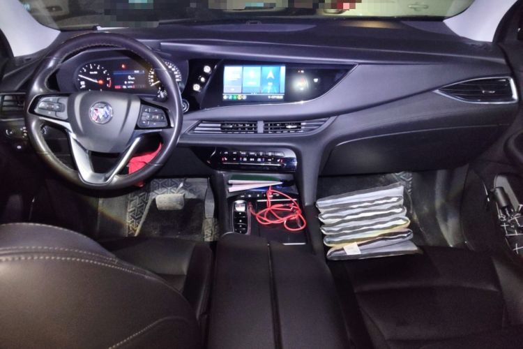 Used Buick Enclave 2020 28T Two-Wheel Drive Luxury Version Center Console