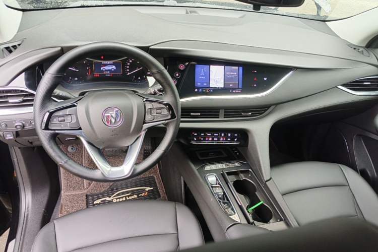 Used Buick Enclave 2020 28T Two-Wheel Drive Luxury Version Center Console