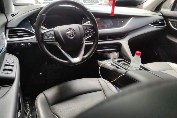 Used Buick Enclave 2020 28T Two-Wheel Drive Prestige Version Center Console