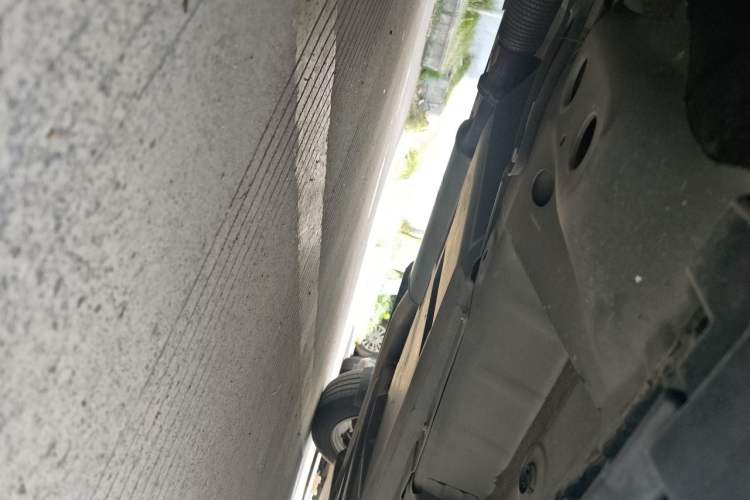 Used Buick Enclave 2020 28T Two-Wheel Drive Zhanqi Version Chassis Front Left