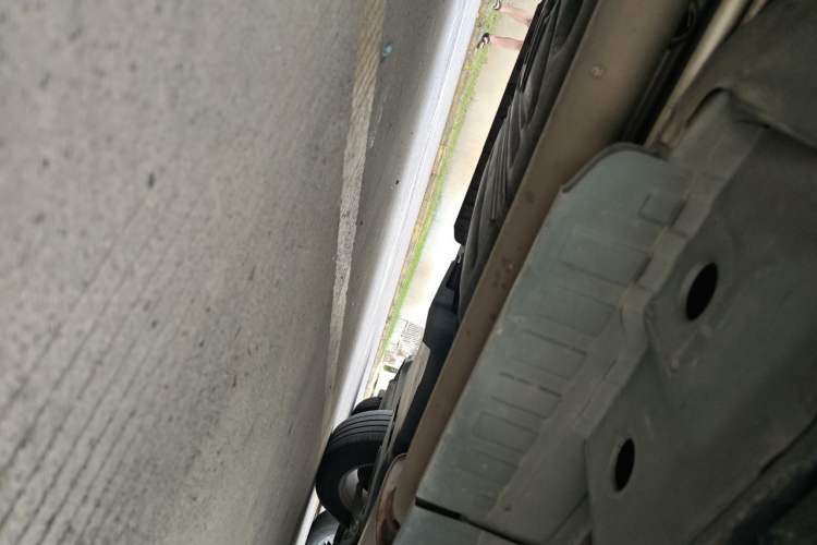 Used Buick Enclave 2020 28T Two-Wheel Drive Zhanqi Version Chassis Rear Right