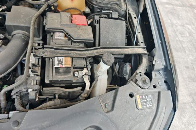Used Buick Enclave 2020 28T Four-Wheel Drive Flagship Version Engine Bay Left