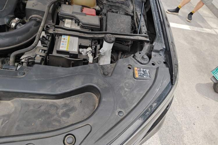 Used Buick Enclave 2020 28T Four-Wheel Drive Flagship Version Engine Bay Left