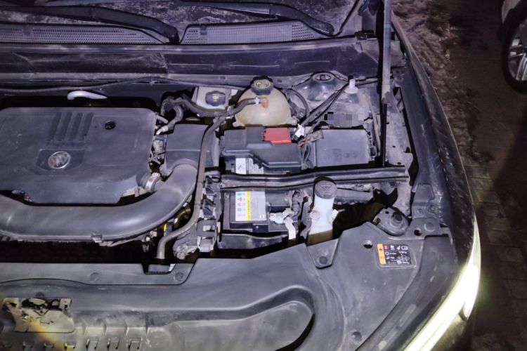 Used Buick Enclave 2020 28T Two-Wheel Drive Luxury Version Engine Bay Left