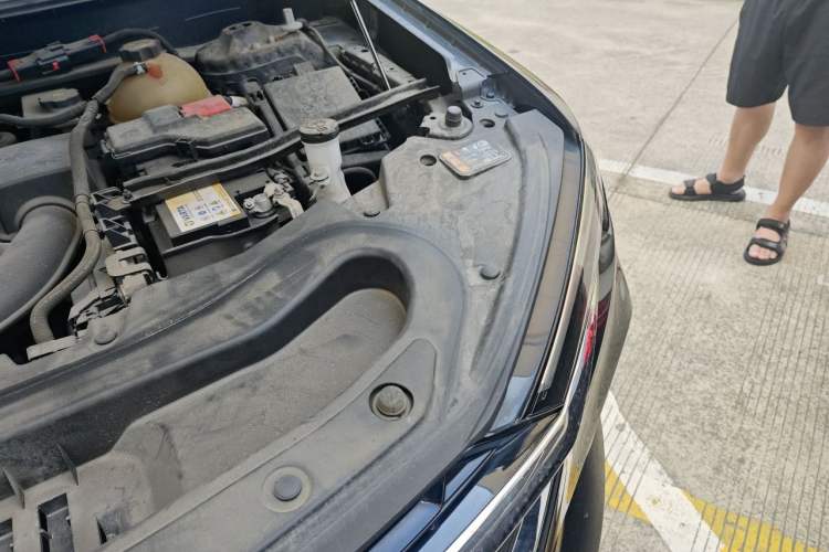 Used Buick Enclave 2020 28T Two-Wheel Drive Zhanqi Version Engine Bay Left