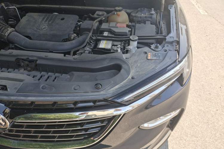 Used Buick Enclave 2020 28T Two-Wheel Drive Zhanqi Version Engine Bay Left