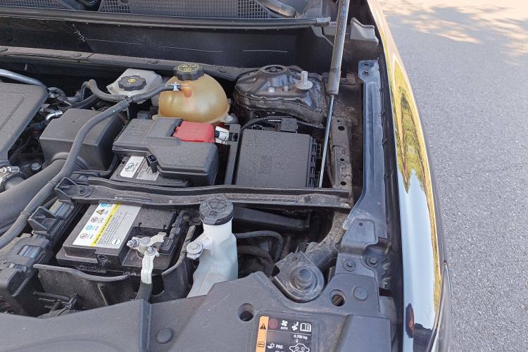 Used Buick Enclave 2020 28T Two-Wheel Drive Zhanqi Version Engine Bay Left