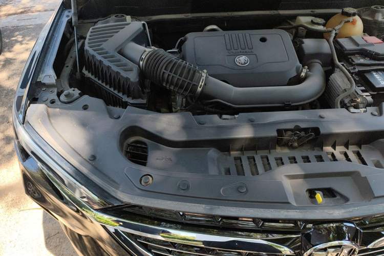 Used Buick Enclave 2020 28T Four-Wheel Drive Flagship Version Engine Bay Right