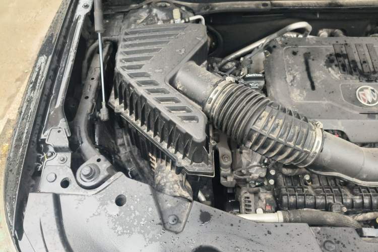 Used Buick Enclave 2020 28T Two-Wheel Drive Prestige Version Engine Bay Right