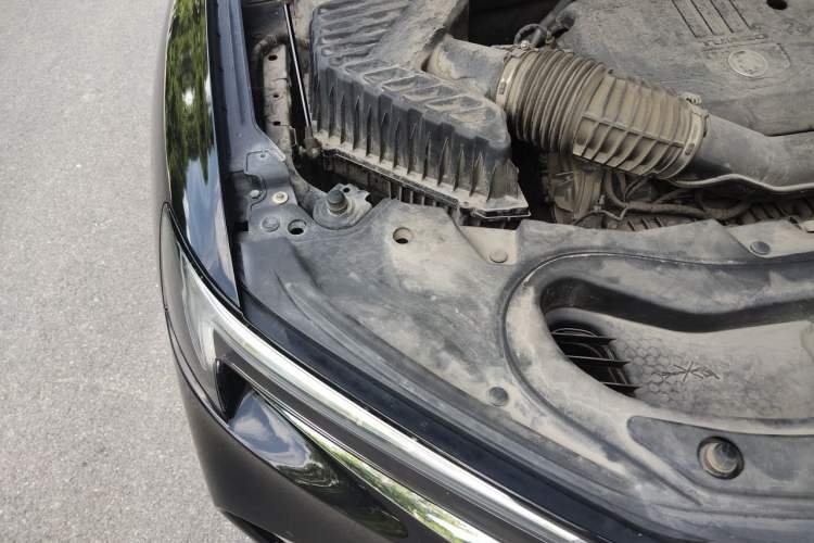 Used Buick Enclave 2020 28T Two-Wheel Drive Luxury Version Engine Bay Right