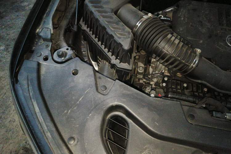 Used Buick Enclave 2020 28T Four-Wheel Drive Flagship Version Engine Bay Right