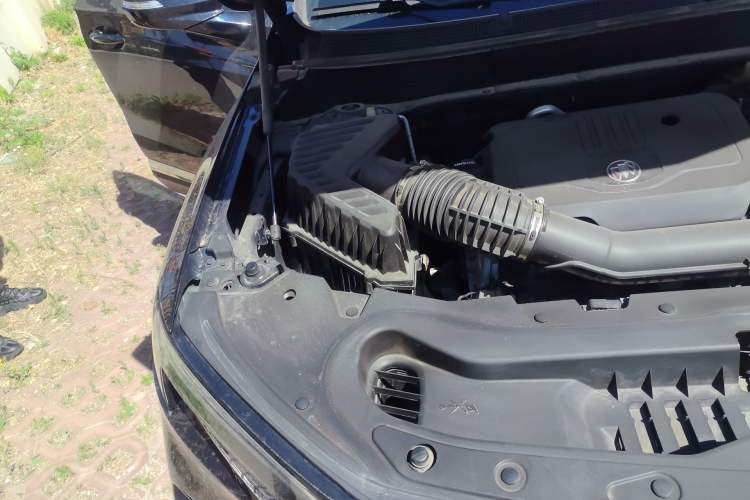 Used Buick Enclave 2020 28T Two-Wheel Drive Zhanqi Version Engine Bay Right