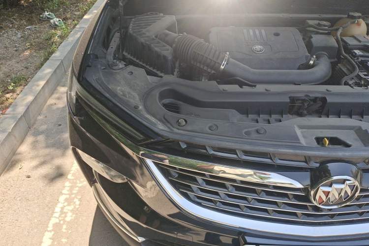 Used Buick Enclave 2020 28T Two-Wheel Drive Zhanqi Version Engine Bay Right