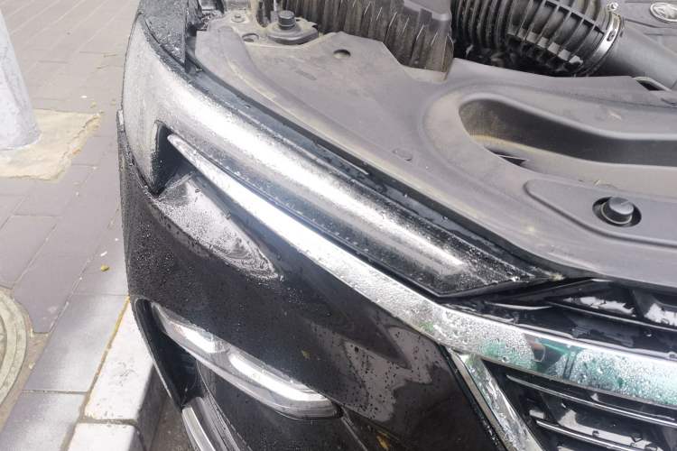 Used Buick Enclave 2020 28T Four-Wheel Drive Prestige Version Engine Bay Right