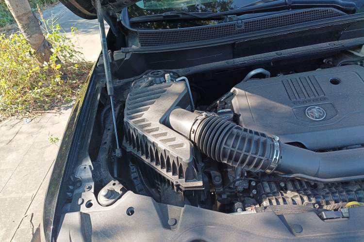 Used Buick Enclave 2020 28T Two-Wheel Drive Zhanqi Version Engine Bay Right