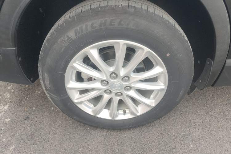 Used Buick Enclave 2020 28T Two-Wheel Drive Luxury Version Exterior 4