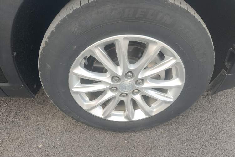 Used Buick Enclave 2020 28T Two-Wheel Drive Luxury Version Exterior 5