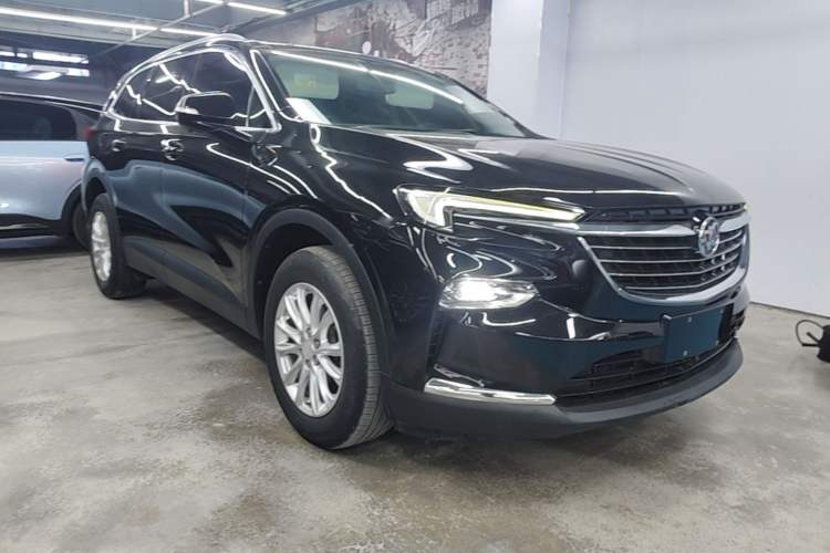 Used Buick Enclave 2020 28T Two-Wheel Drive Luxury Version Front Right 45 Deg