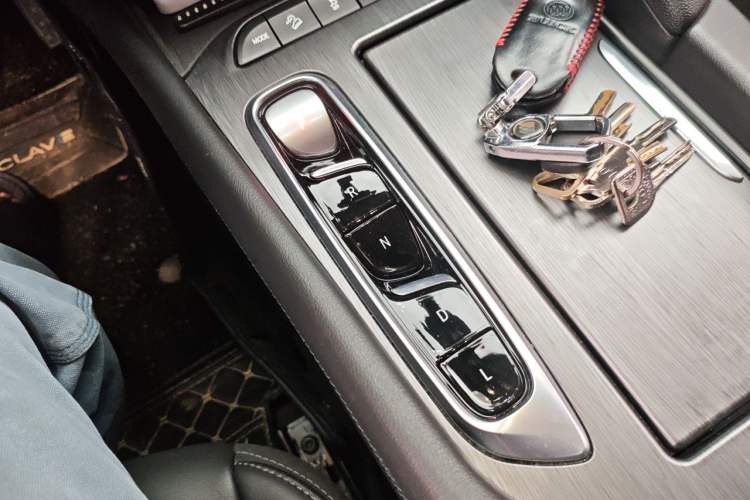 Used Buick Enclave 2020 28T Four-Wheel Drive Prestige Version Gear Lever