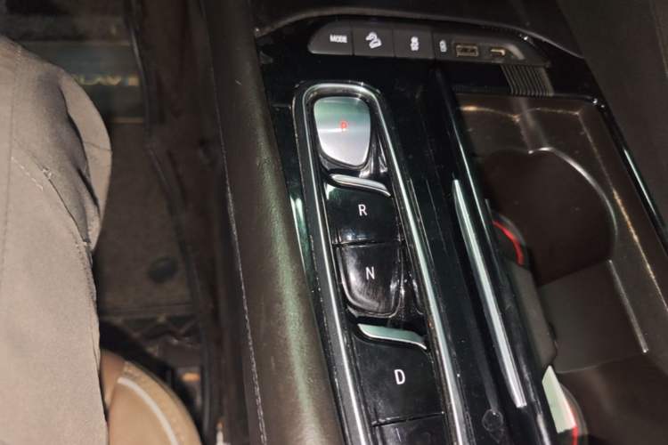 Used Buick Enclave 2020 28T Four-Wheel Drive Flagship Version Gear Lever