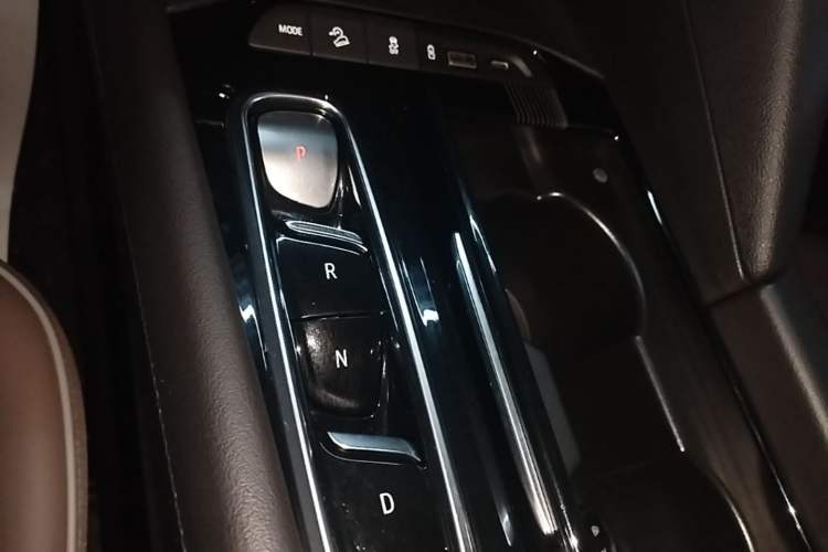 Used Buick Enclave 2020 28T Four-Wheel Drive Flagship Version Gear Lever