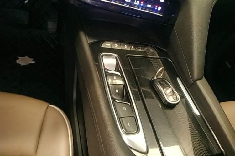 Used Buick Enclave 2020 28T Four-Wheel Drive Luxury Flagship Edition Gear Lever