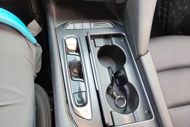 Used Buick Enclave 2020 28T Two-Wheel Drive Zhanqi Version Gear Lever