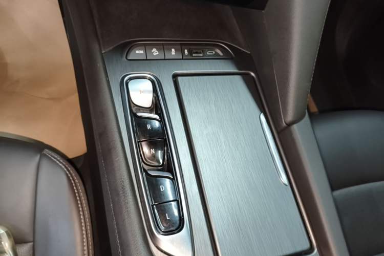 Used Buick Enclave 2020 28T Four-Wheel Drive Prestige Version Gear Lever