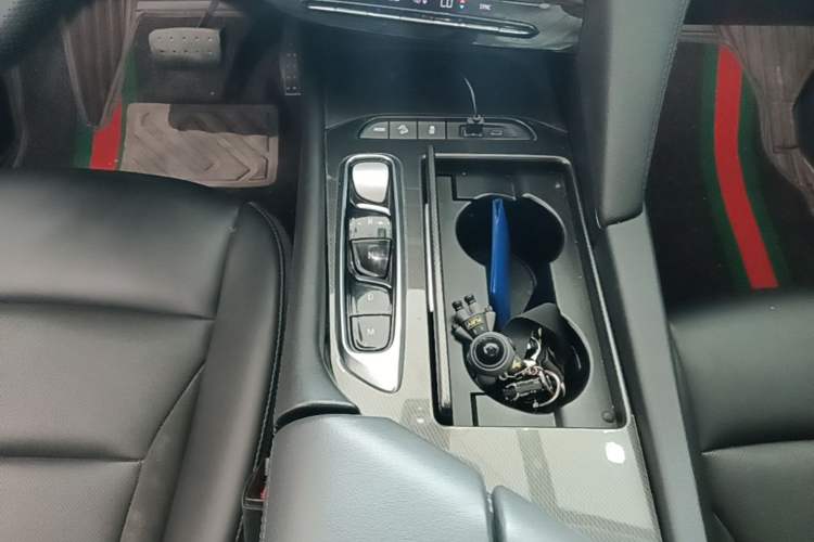 Used Buick Enclave 2020 28T Two-Wheel Drive Zhanqi Version Gear Lever