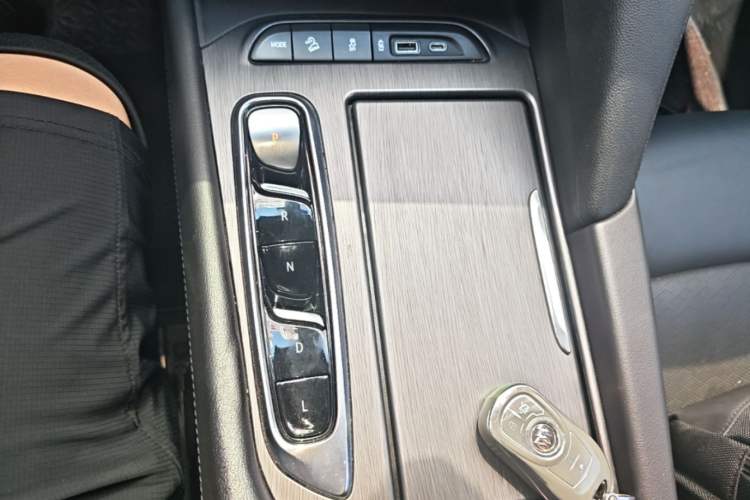 Used Buick Enclave 2020 28T Two-Wheel Drive Prestige Version Gear Lever
