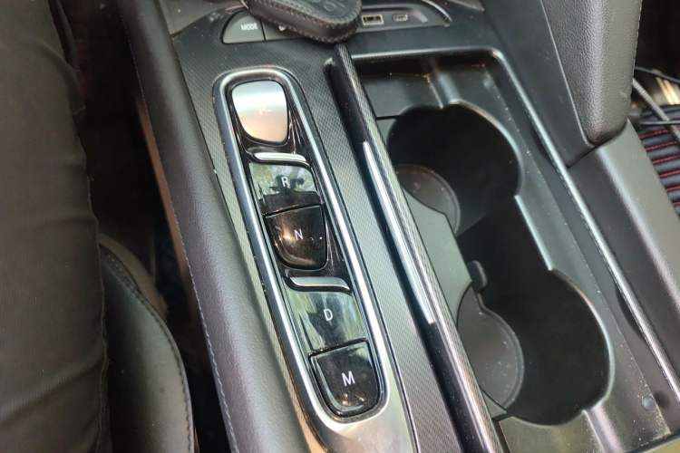 Used Buick Enclave 2020 28T Two-Wheel Drive Zhanqi Version Gear Lever