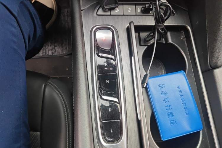 Used Buick Enclave 2020 28T Two-Wheel Drive Prestige Version Gear Lever