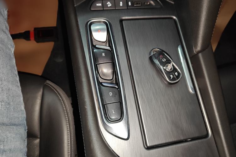 Used Buick Enclave 2020 28T Two-Wheel Drive Prestige Version Gear Lever