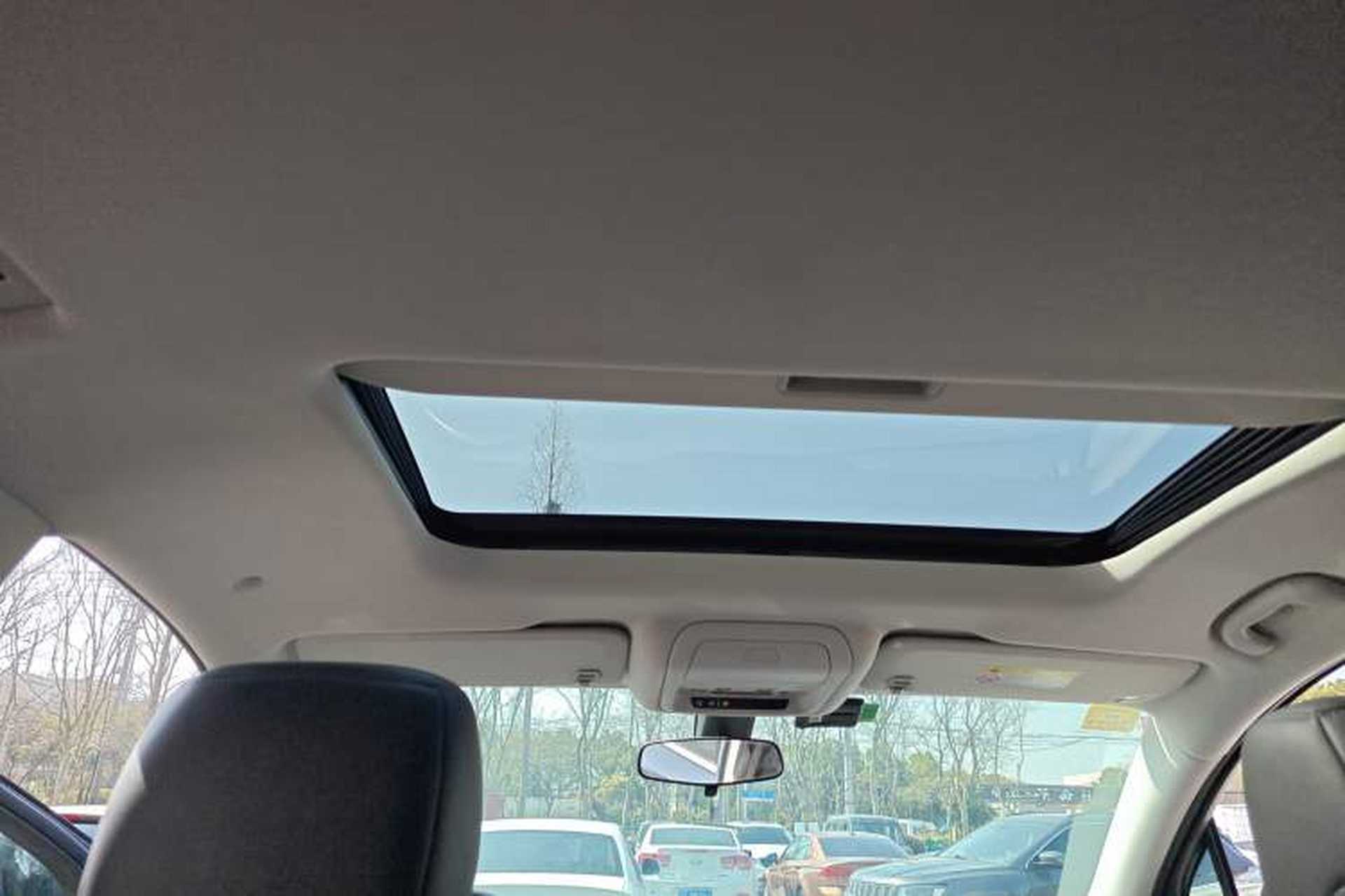 Used Buick Enclave 2020 28T Two-Wheel Drive Zhanqi Version Headliner