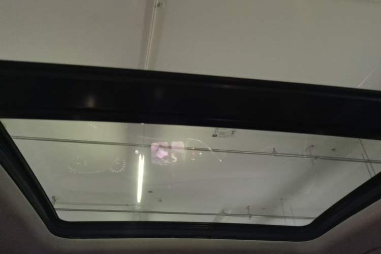 Used Buick Enclave 2020 28T Two-Wheel Drive Luxury Version Headliner
