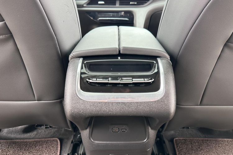 Used Buick Enclave 2020 28T Two-Wheel Drive Luxury Version Interior 10