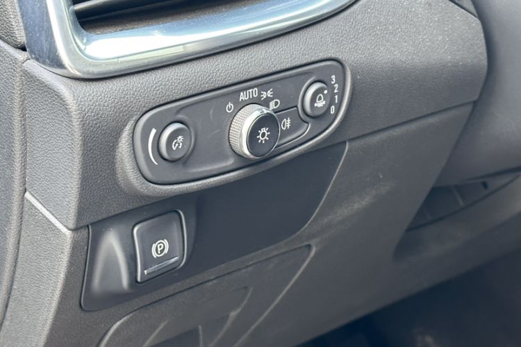 Used Buick Enclave 2020 28T Two-Wheel Drive Luxury Version Interior 11