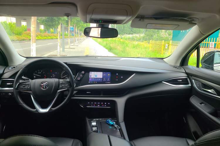 Used Buick Enclave 2020 28T Two-Wheel Drive Zhanqi Version Interior 2