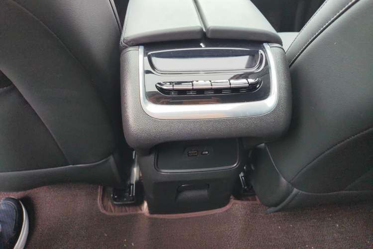 Used Buick Enclave 2020 28T Two-Wheel Drive Luxury Version Interior 2
