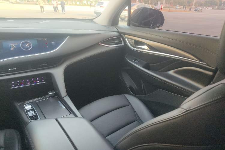 Used Buick Enclave 2020 28T Two-Wheel Drive Luxury Version Interior 3