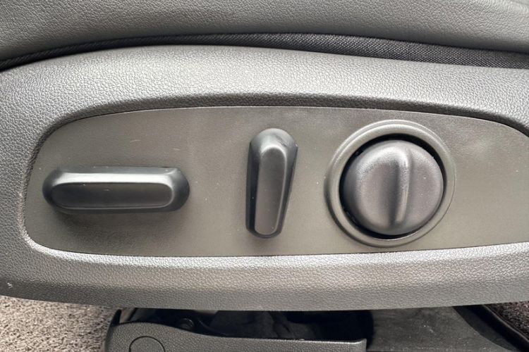 Used Buick Enclave 2020 28T Two-Wheel Drive Luxury Version Interior 7