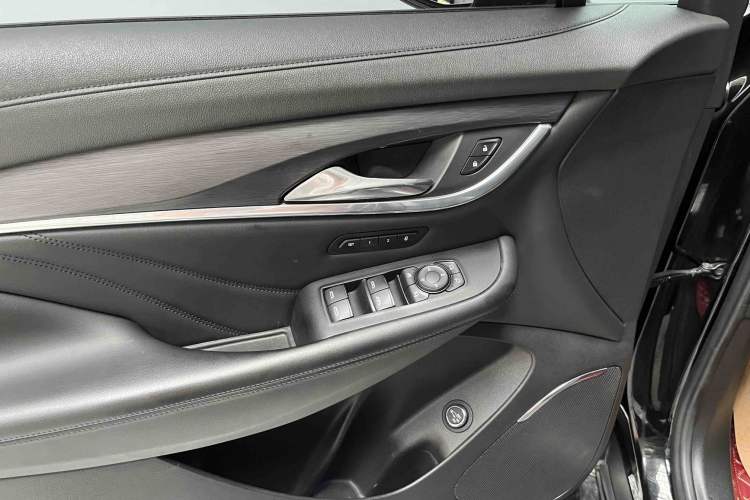 Used Buick Enclave 2020 28T Two-Wheel Drive Prestige Version Interior 8