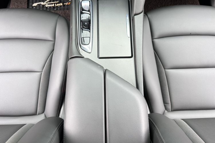 Used Buick Enclave 2020 28T Two-Wheel Drive Luxury Version Interior 8