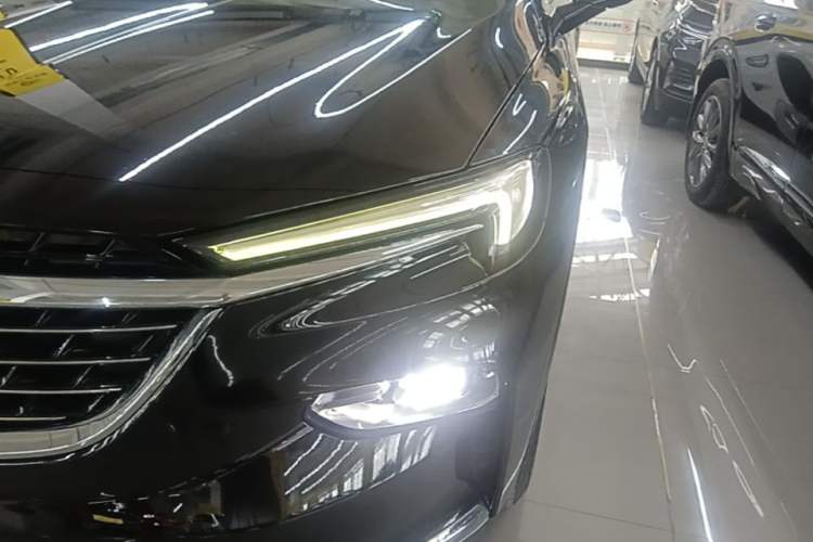 Used Buick Enclave 2020 28T Two-Wheel Drive Zhanqi Version Left Front Headlight