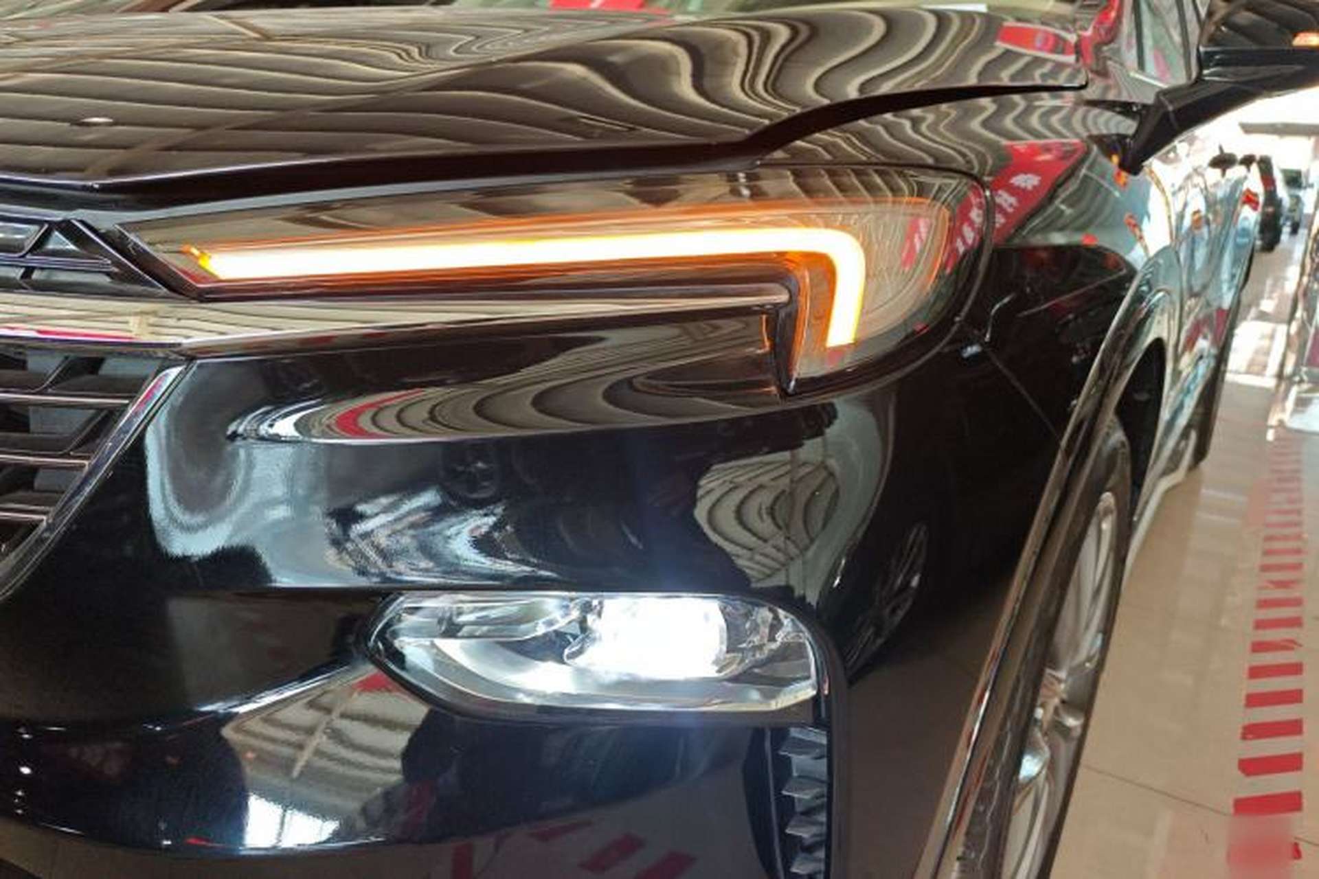 Used Buick Enclave 2020 28T Four-Wheel Drive Prestige Version Left Front Headlight