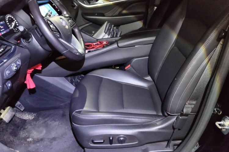 Used Buick Enclave 2020 28T Two-Wheel Drive Luxury Version Left Front Seat