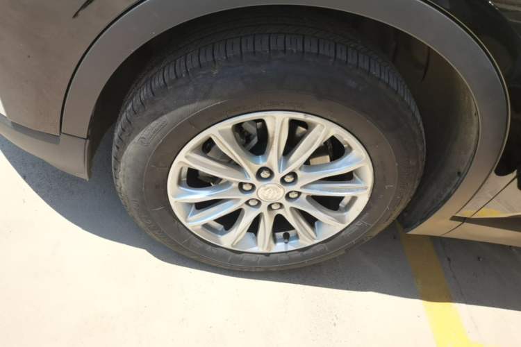 Used Buick Enclave 2020 28T Two-Wheel Drive Zhanqi Version Left Front Wheel Hub